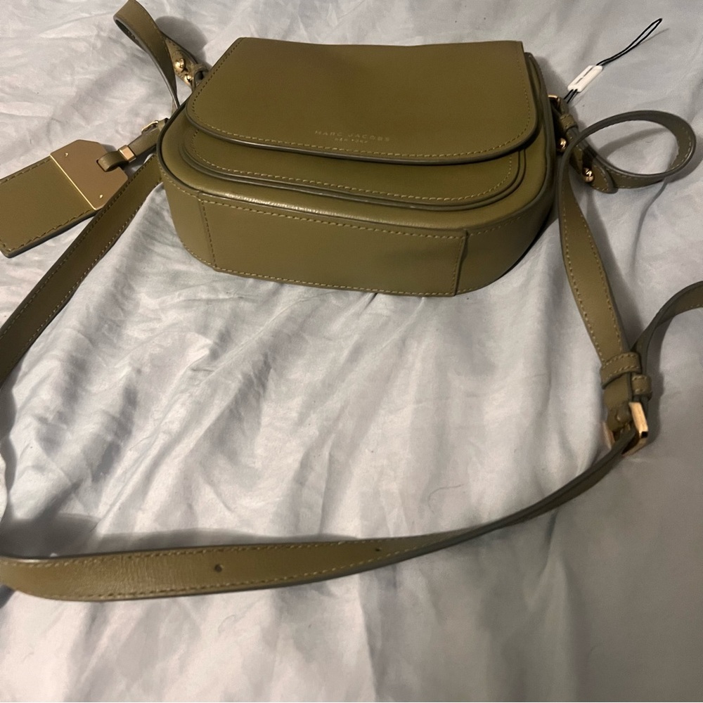Olive Marc Jacobs bag 👜